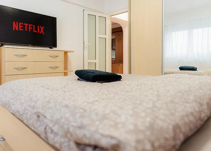 Close To The House Of Parliament And Old Town Bukurešť