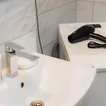 Apartment Close To The House Of Parliament And Old Town