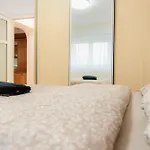 Apartment Close To The House Of Parliament And Old Town