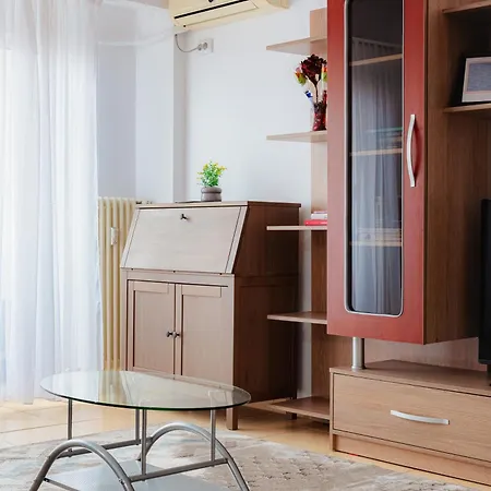 Close To The House Of Parliament And Old Town * Bucarest