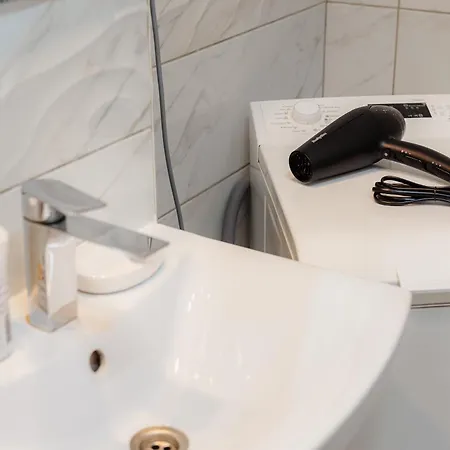 Appartement Close To The House Of Parliament And Old Town