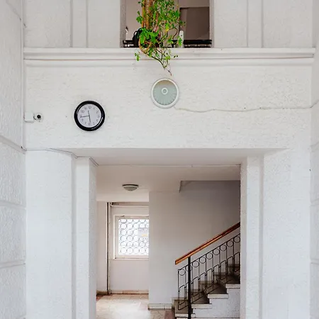 Close To The House Of Parliament And Old Town * Bucarest