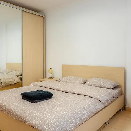 Close To The House Of Parliament And Old Town * Bucarest