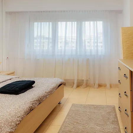 Close To The House Of Parliament And Old Town * Bucarest