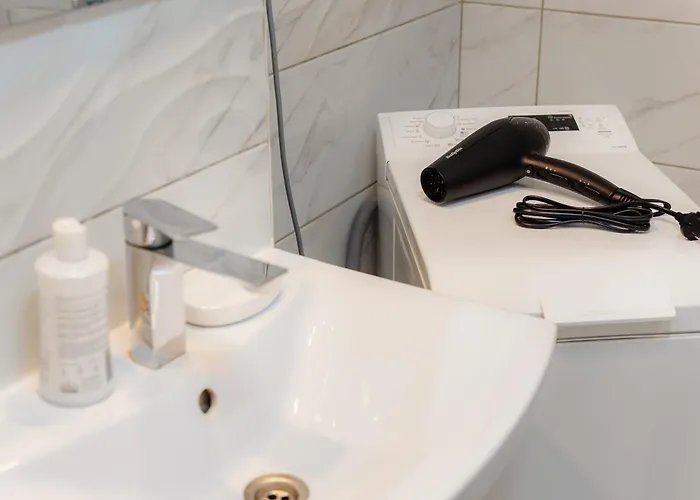 Апартаменти Close To The House Of Parliament And Old Town