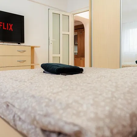 Close To The House Of Parliament And Old Town 布加勒斯特